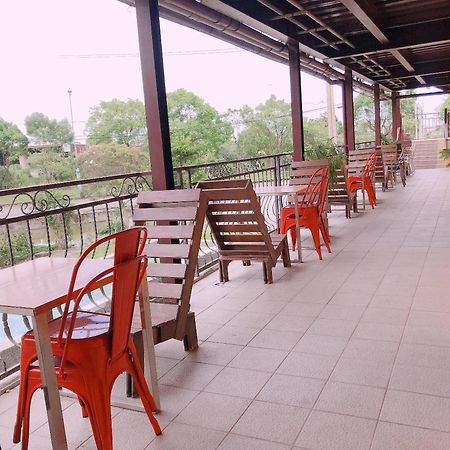 טוצ'נג Artisan Hostel מראה חיצוני תמונה