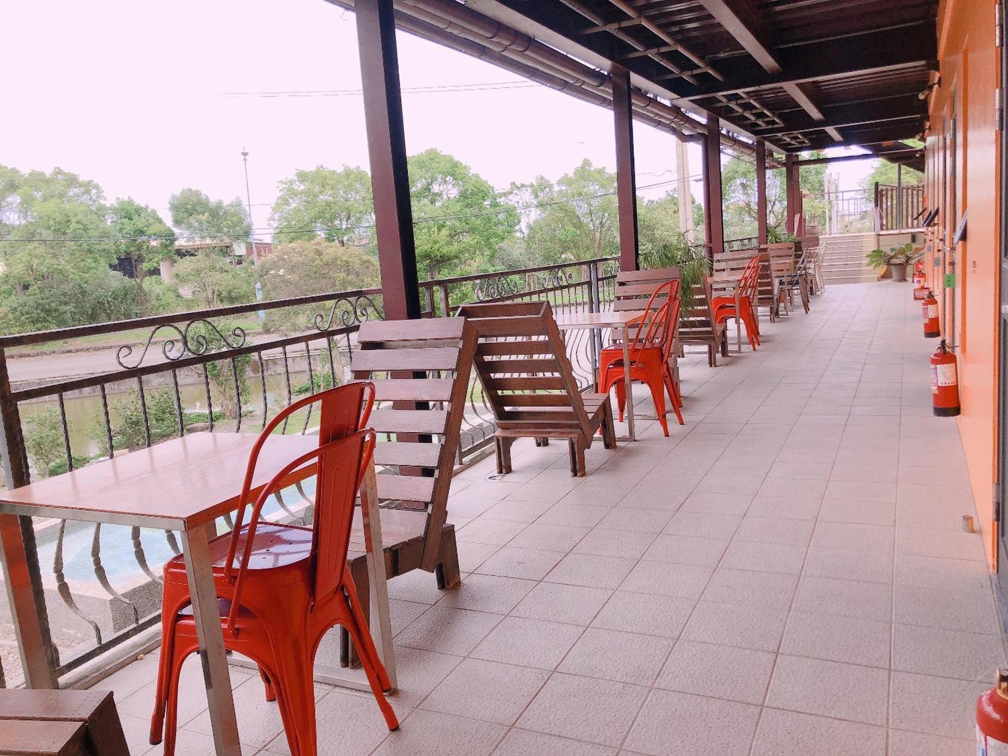 טוצ'נג Artisan Hostel מראה חיצוני תמונה
