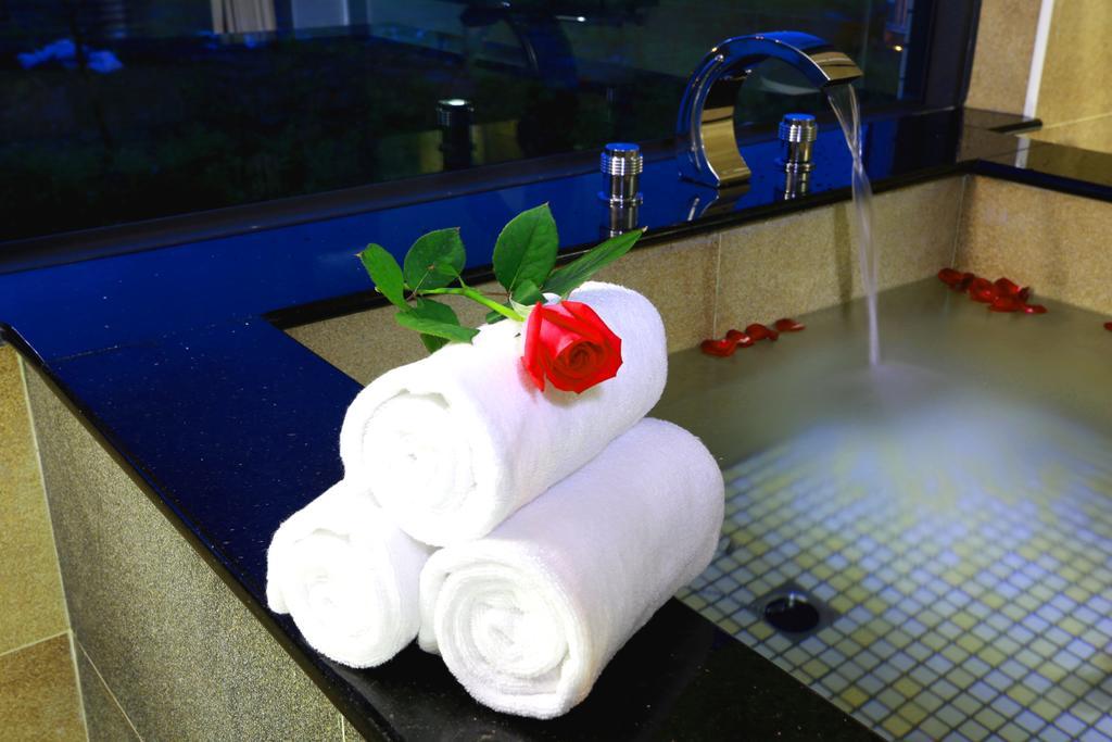טוצ'נג Artisan Hostel מראה חיצוני תמונה