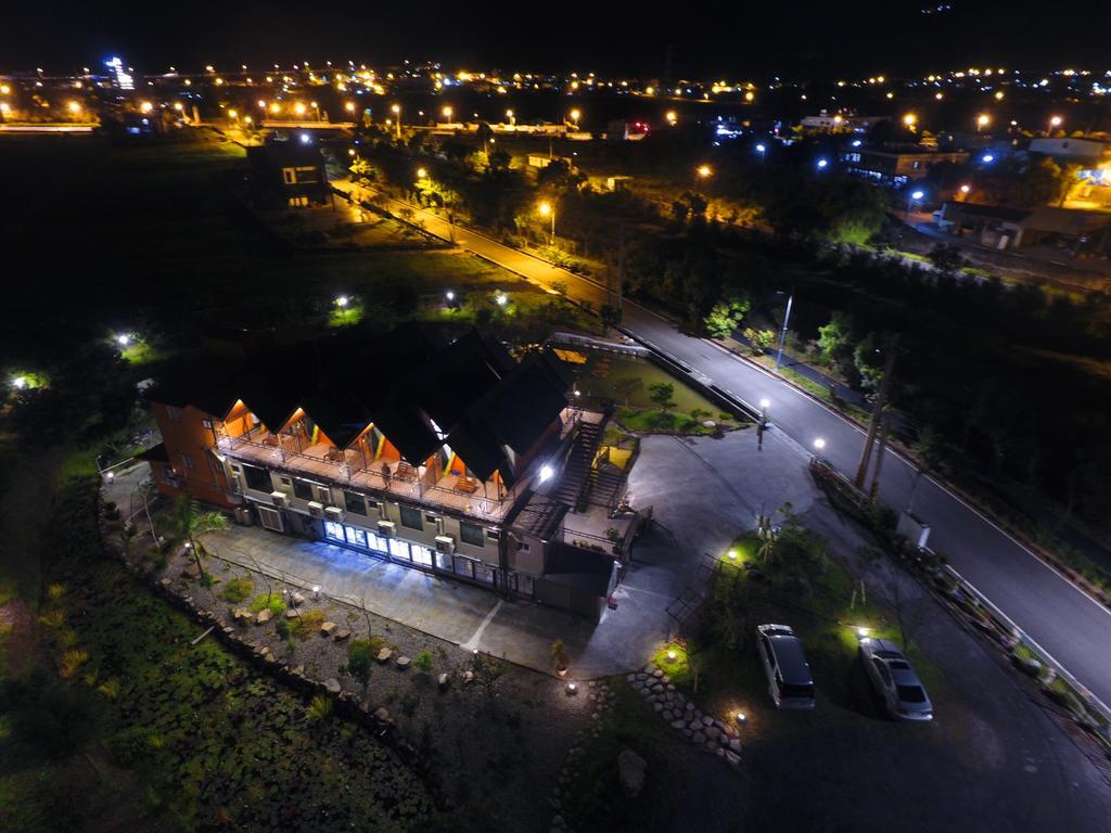 טוצ'נג Artisan Hostel מראה חיצוני תמונה